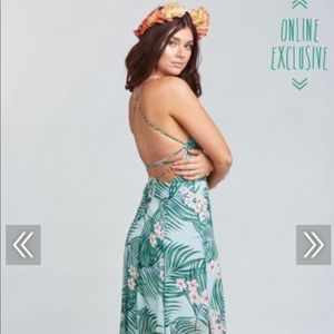 NWT! 🌺 Show Me Your MuMu Godshaw Gown in Hanalei Dream Print, Size M